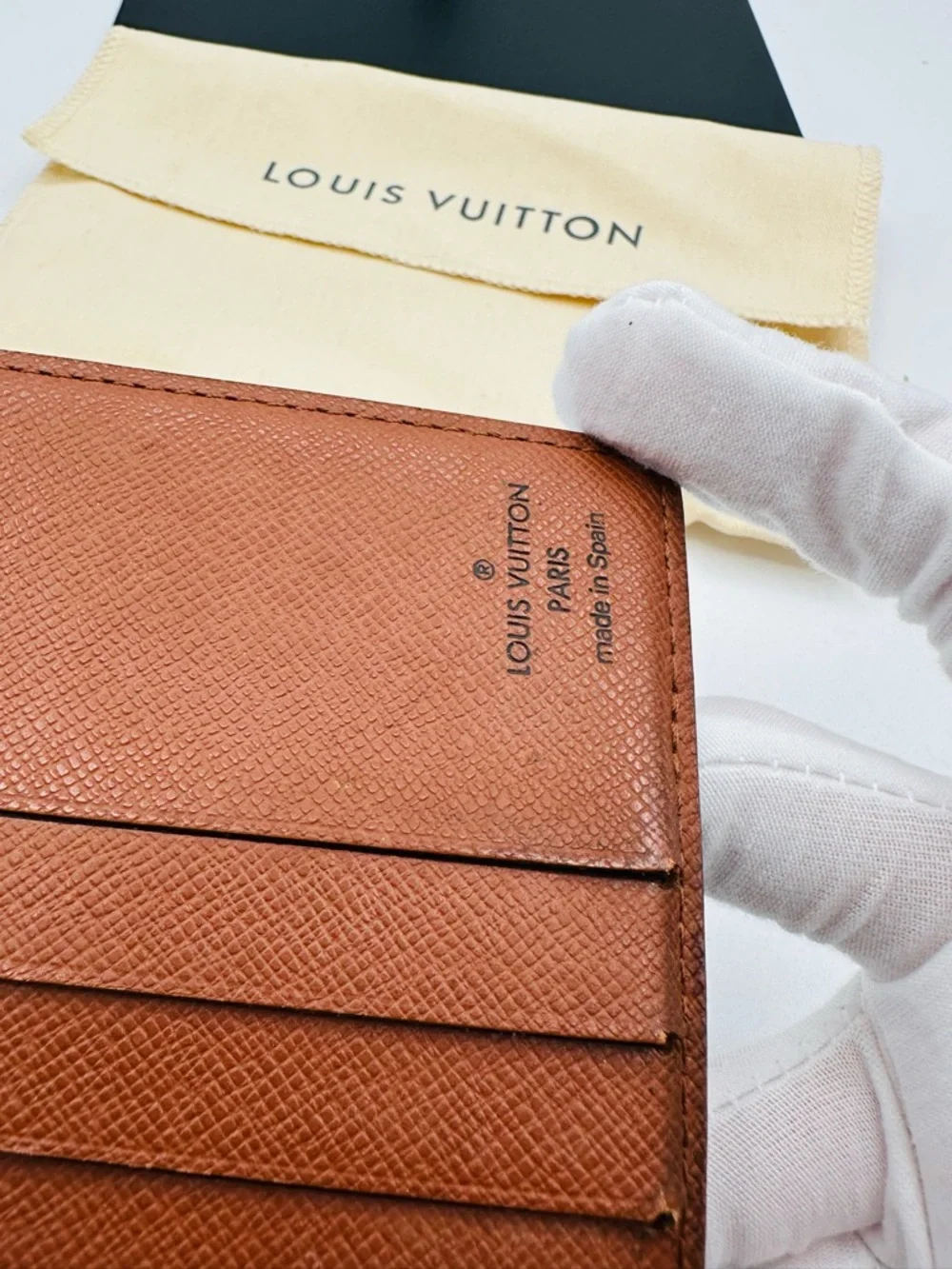 Louis Vuitton Bi Fold Monogram Wallet